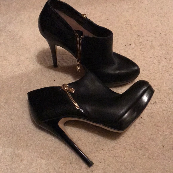 MICHAEL Michael Kors Shoes - 🎉HOST PICK🎉 Michael Kors York Python Booties